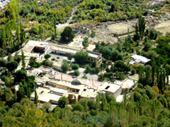 ensemble du nouveau monastère de Sumur